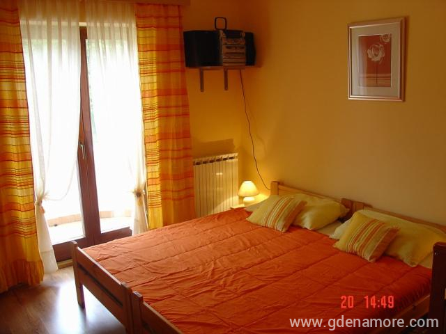 Apartman  A2 ( 3+2 ) u Apartmani Kožić, privatni smeštaj u mestu Labin Rabac, Hrvatska